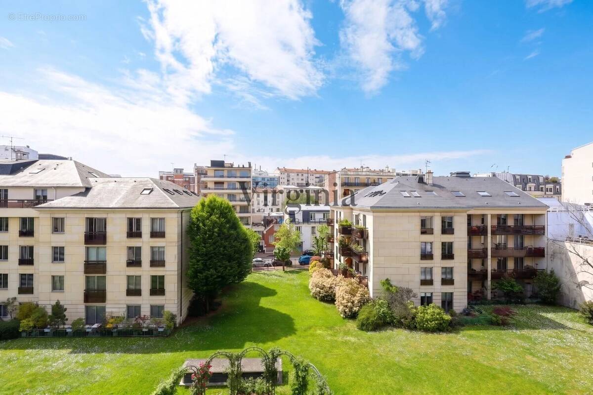 Appartement à CHARENTON-LE-PONT