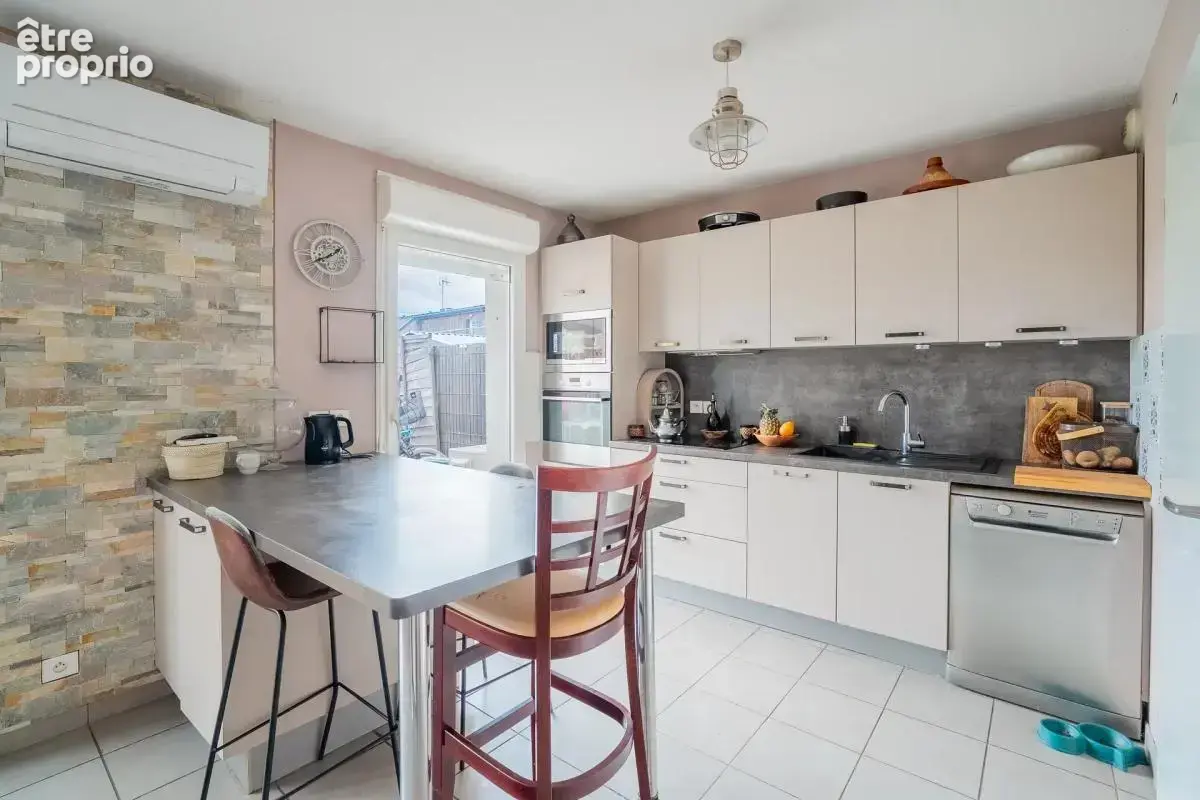 Maison de 4 pièces de 82 m² à Carbon-Blanc - photo 3