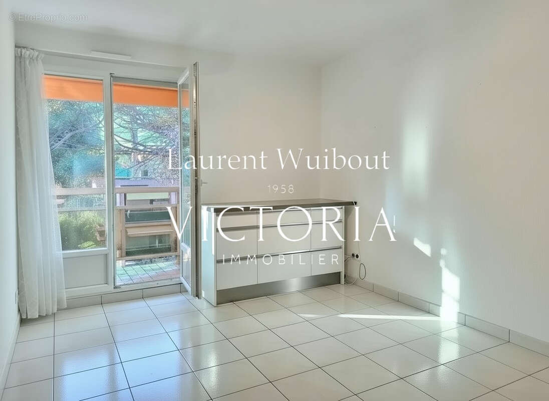 Appartement à BORMES-LES-MIMOSAS