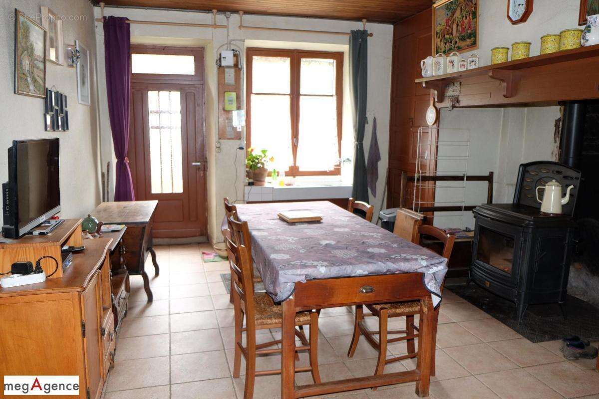 Maison à LAGRAULIERE