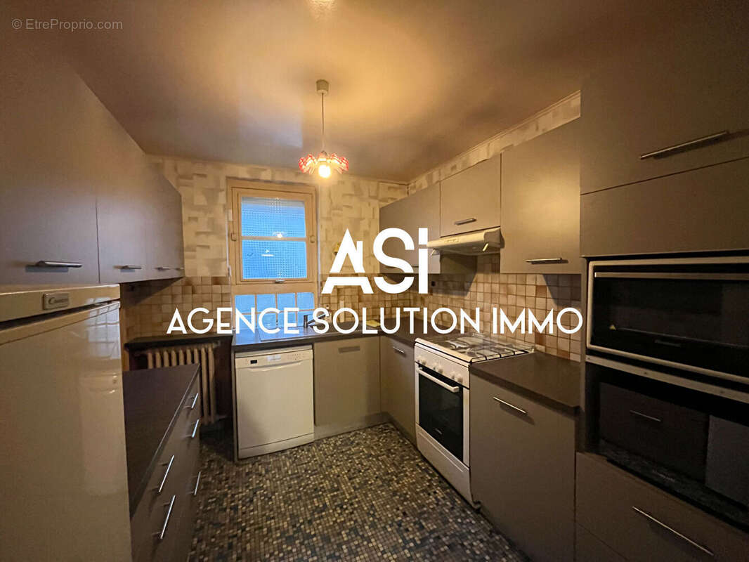Maison de bourg de 216m²  sur un terrain de 1924m² proche de Villaines la Juhel - photo 5