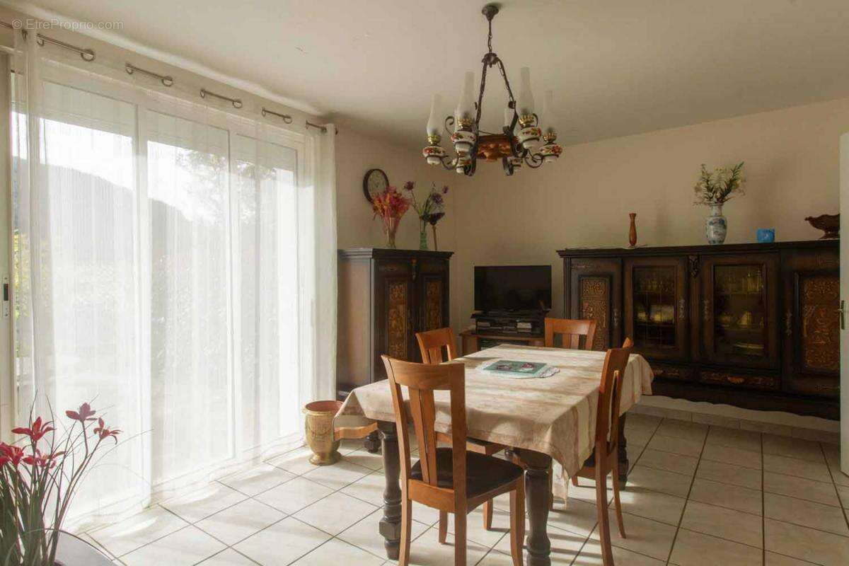 Maison à SAINT-JULIEN-EN-SAINT-ALBAN