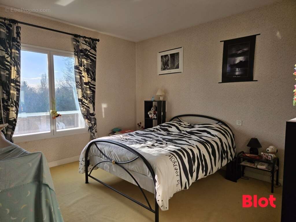 Maison à FOUGERES