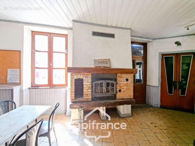 Ancien bar-restaurant avec logement – Fort potentiel au cœur de Châteaumeillant - photo 6