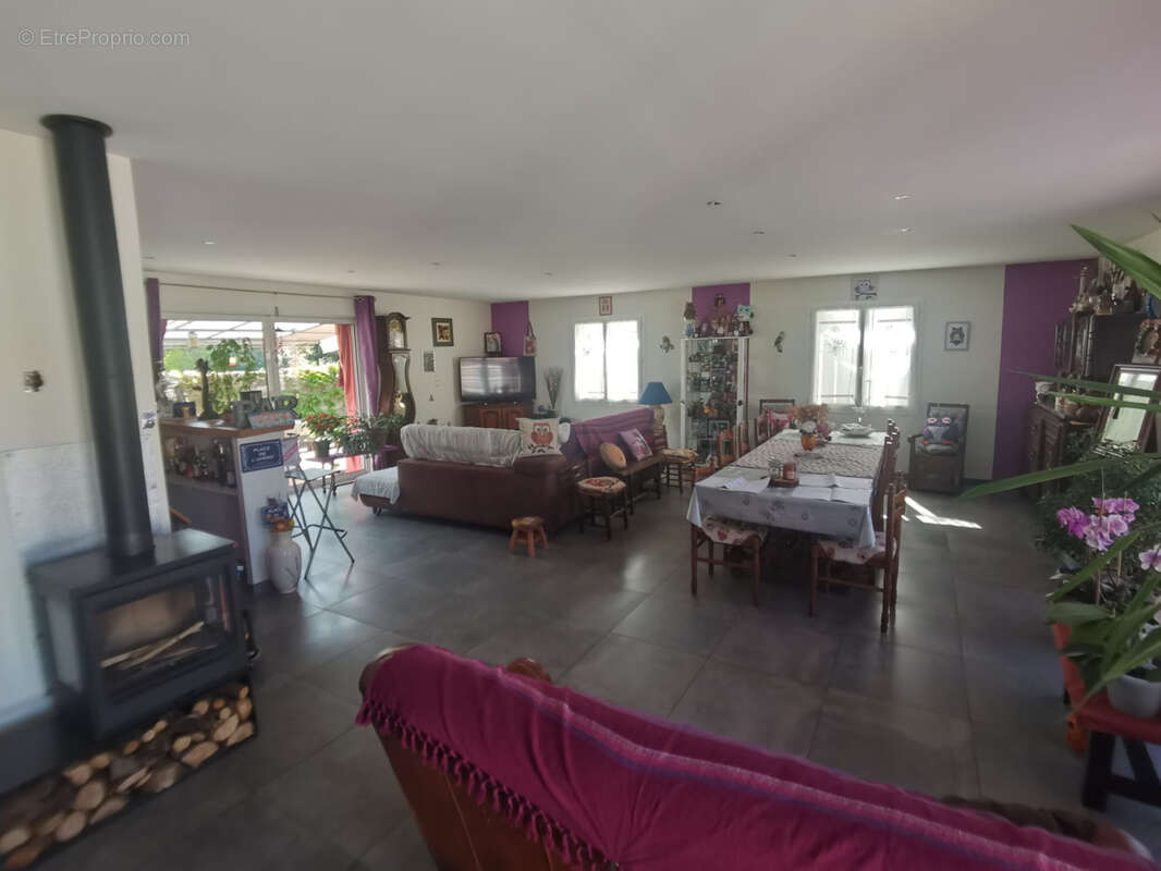 Maison à CHASSENEUIL-SUR-BONNIEURE