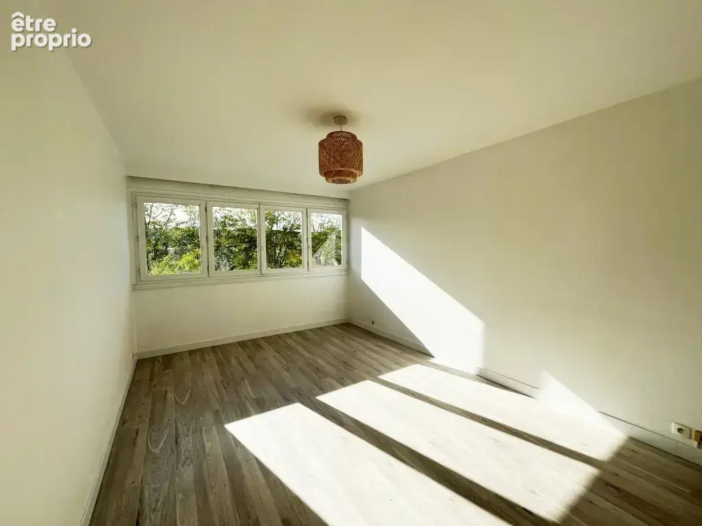 Lumineux Appartement F2 rénové de 52 m2 dans une residence sécurisé à 5 mn à pied du centre ville de SENS - photo 3