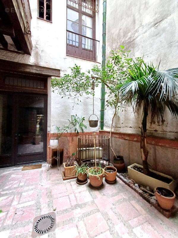 Perpignan centre - Appartement type loft de 2 pièces dans ancien couvent - photo 15