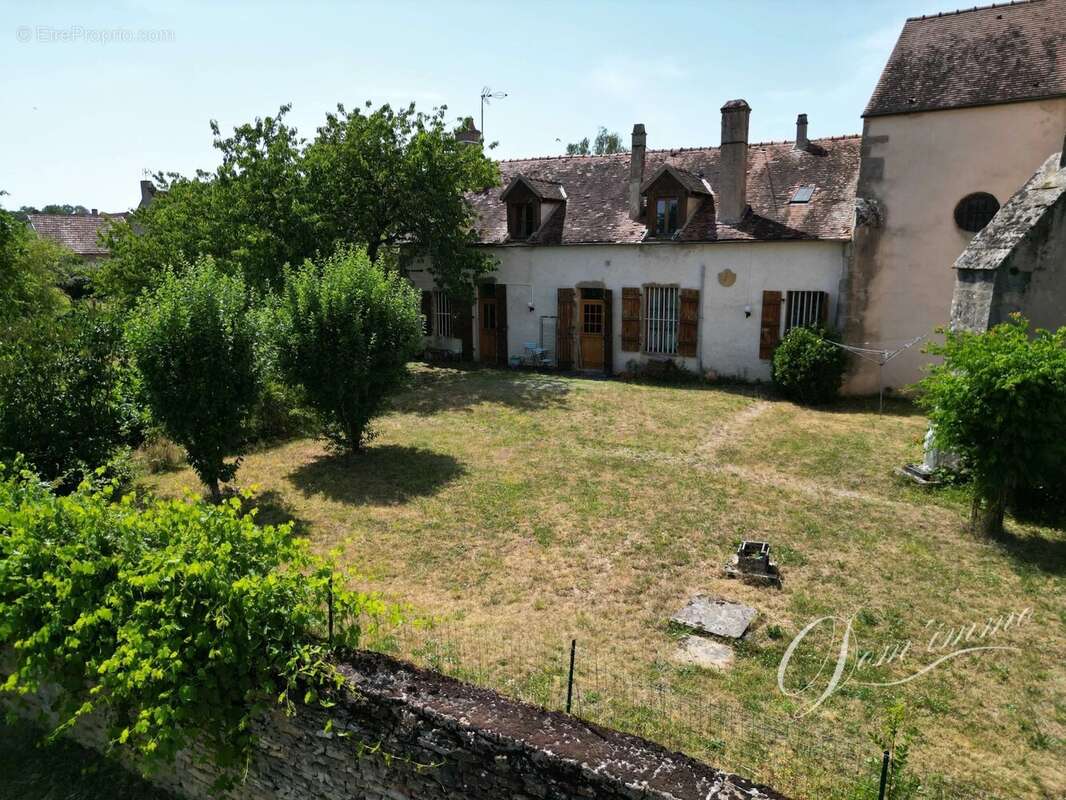 En exclusivité au coeur de l'Auxois: Ancien presbytère - photo 2