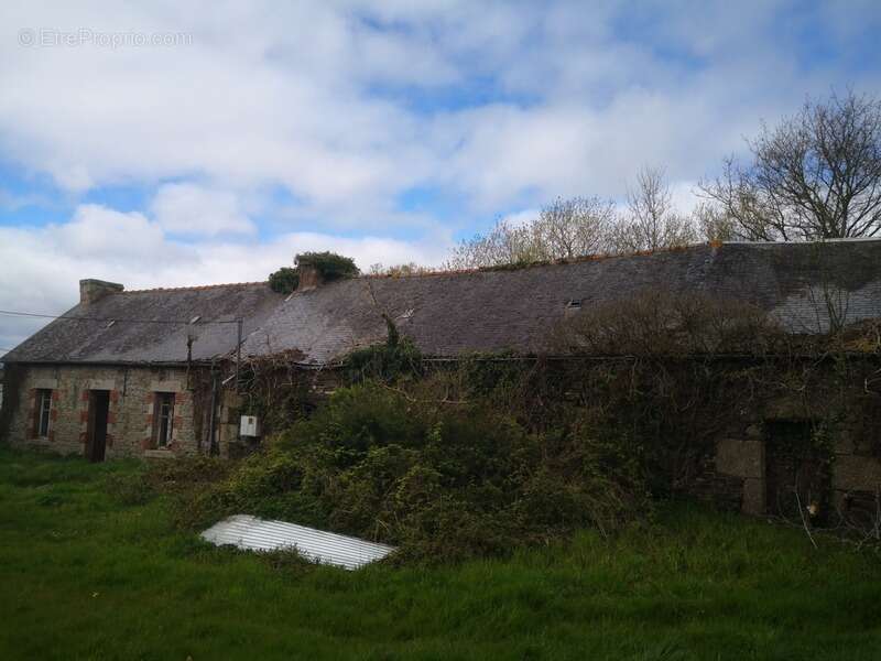 Maison à CORLAY