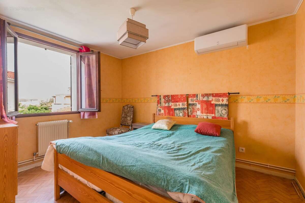 Maison mitoyenne T5 avec jardin - photo 9