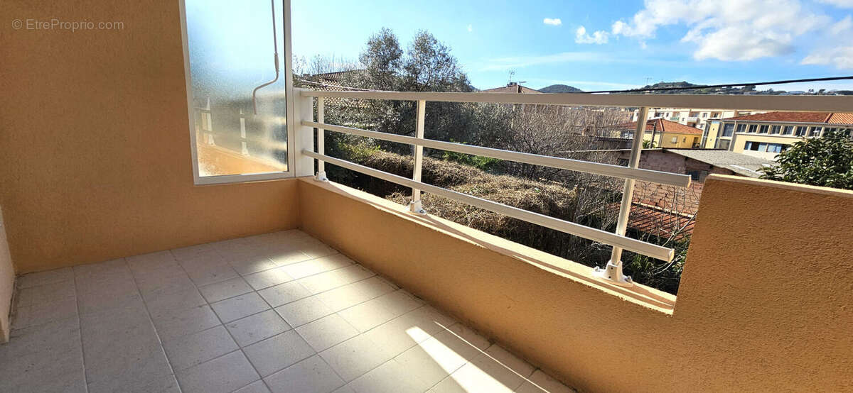 Appartement à VALLAURIS