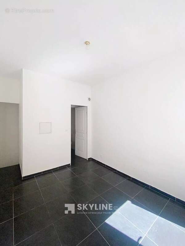 Appartement à MARSEILLE-5E