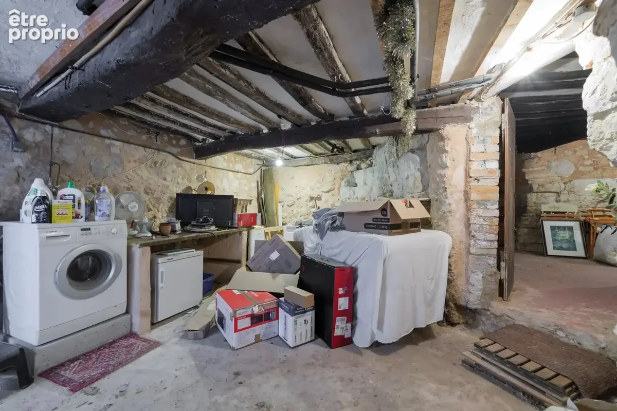 Tourrettes-sur-Loup - Maison de village rénovée avec vaste cave de 40 m² - photo 12