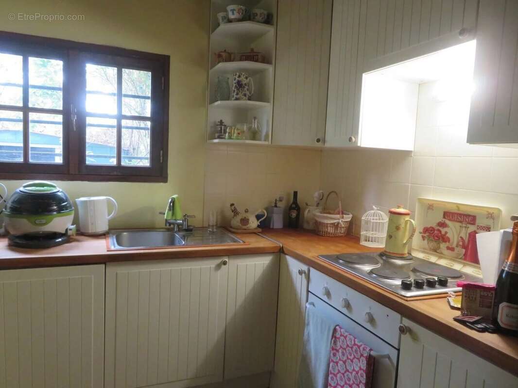 Maison à SAINTE-COLOMBE-SUR-L'HERS