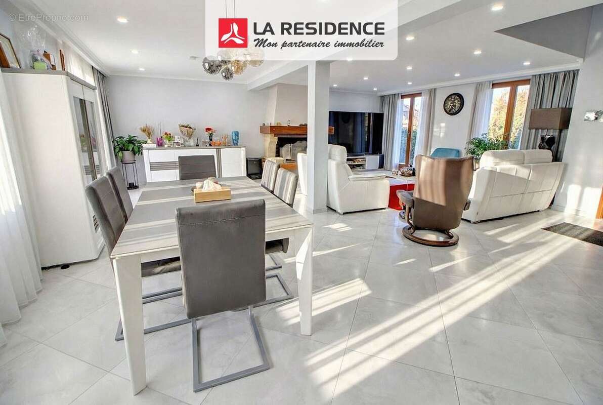 Maison à VAUX-SUR-SEINE