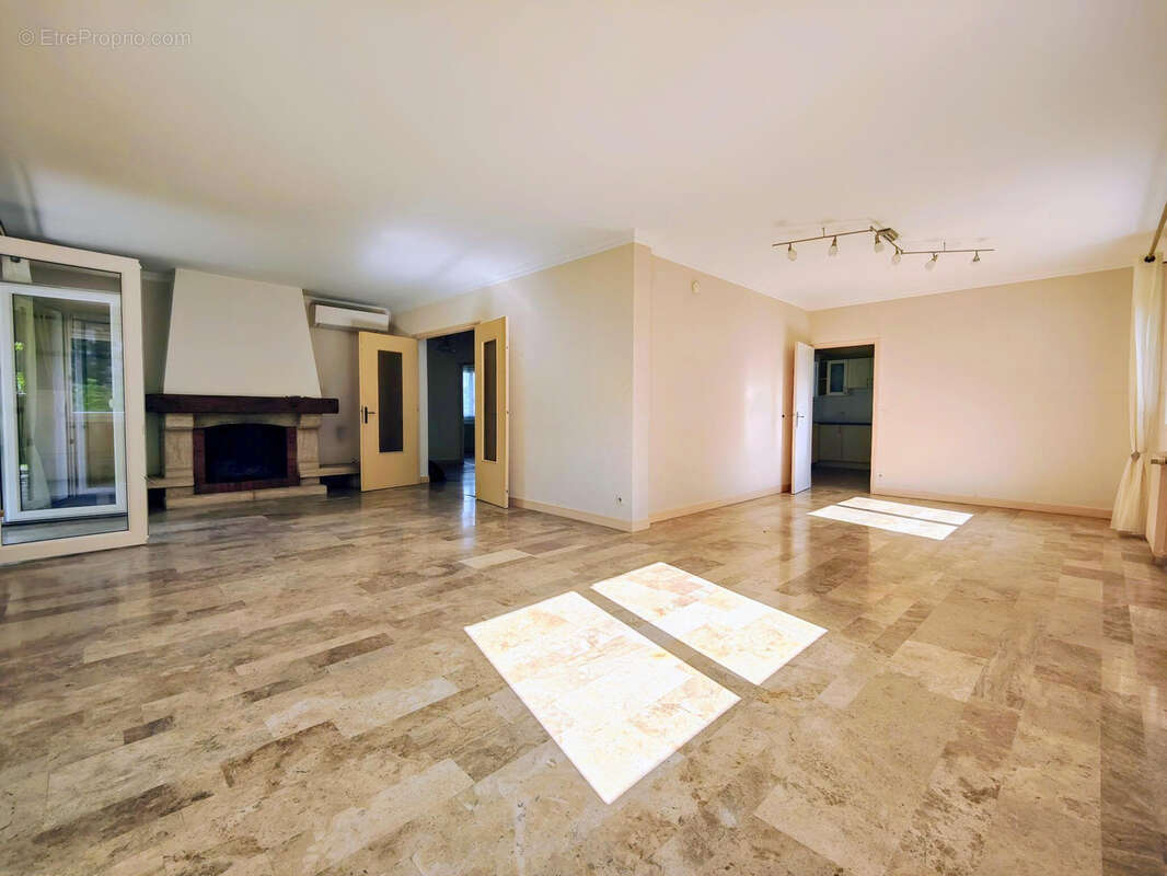 Maison à SAINTE-FOY-LES-LYON