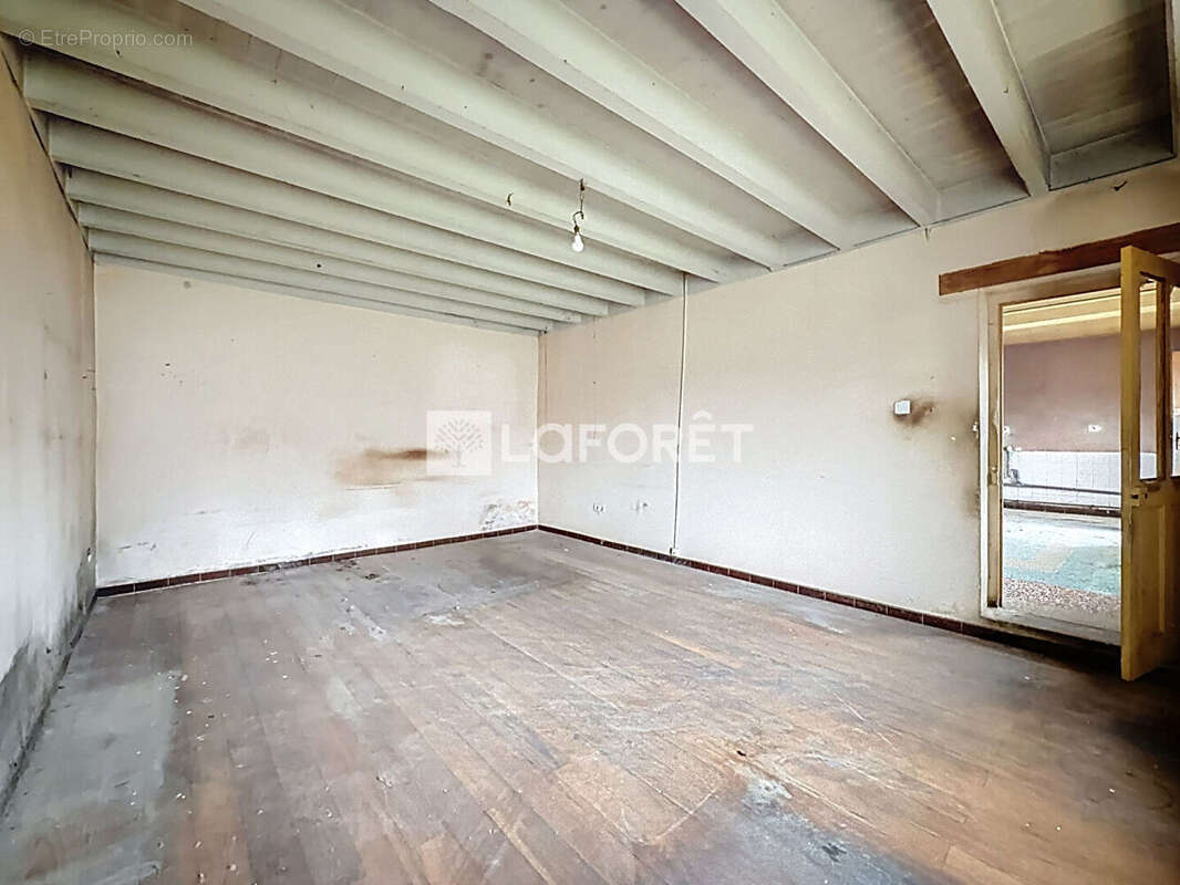 Maison à SAINT-ETIENNE-SUR-CHALARONNE