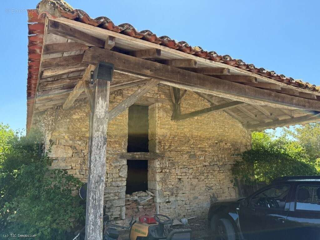 Maison à RUFFEC