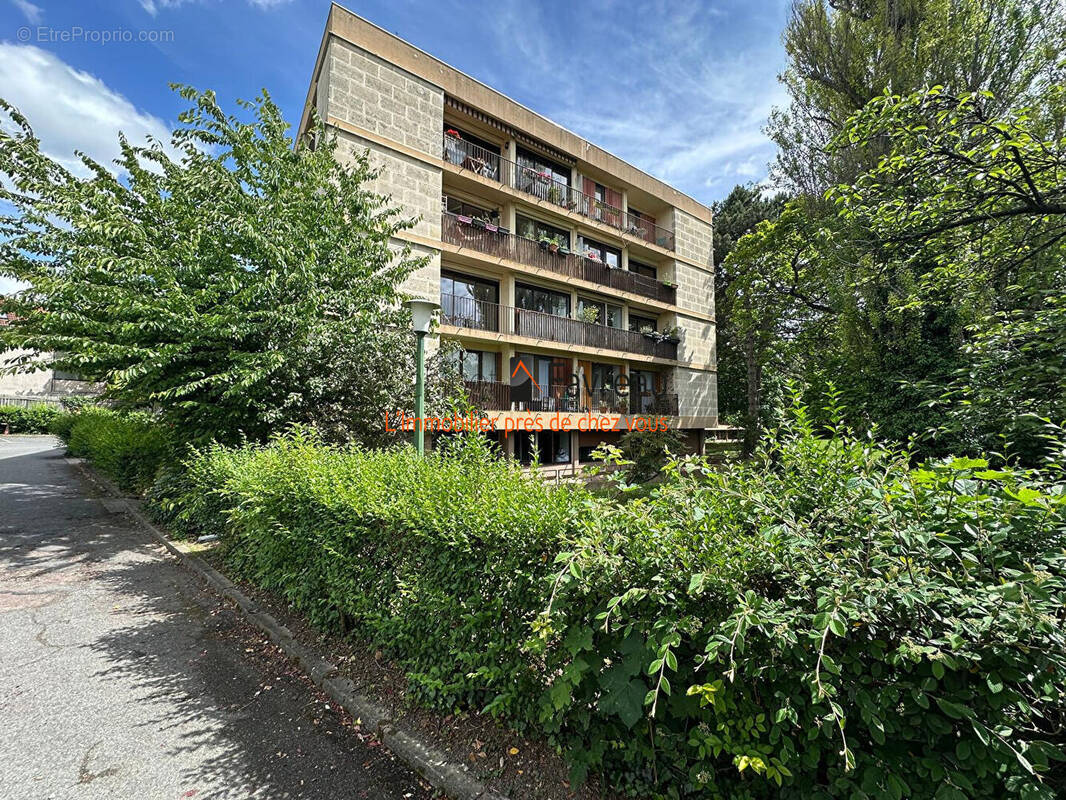 Appartement à L&#039;HAY-LES-ROSES