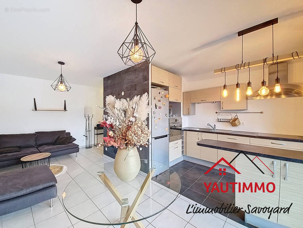 Appartement à BONNE