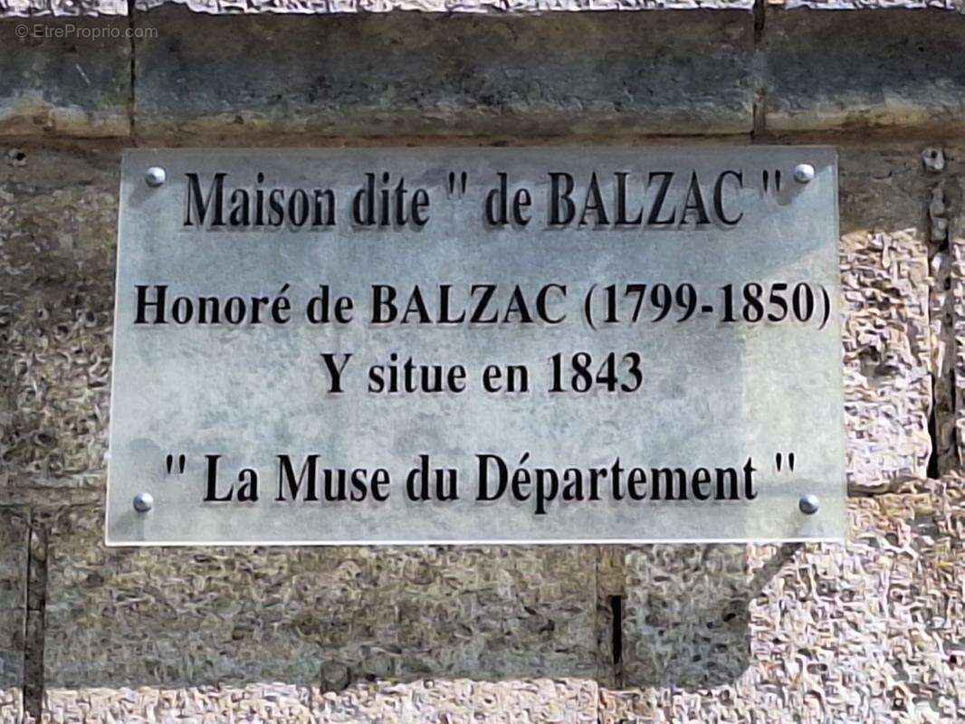 Maison à SAINT-SATUR