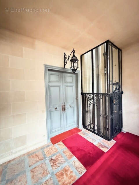 Appartement à PARIS-7E