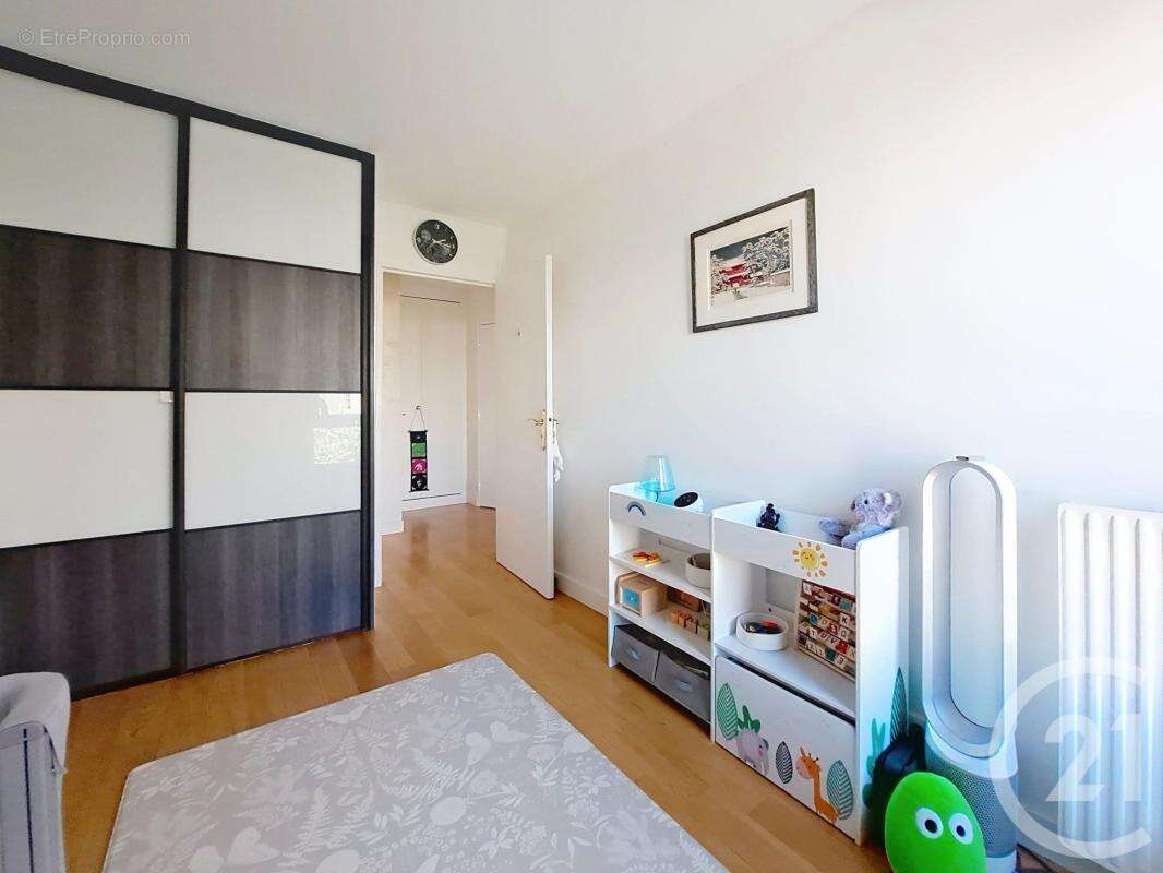 Appartement 76 m² à Creteil  - photo 11