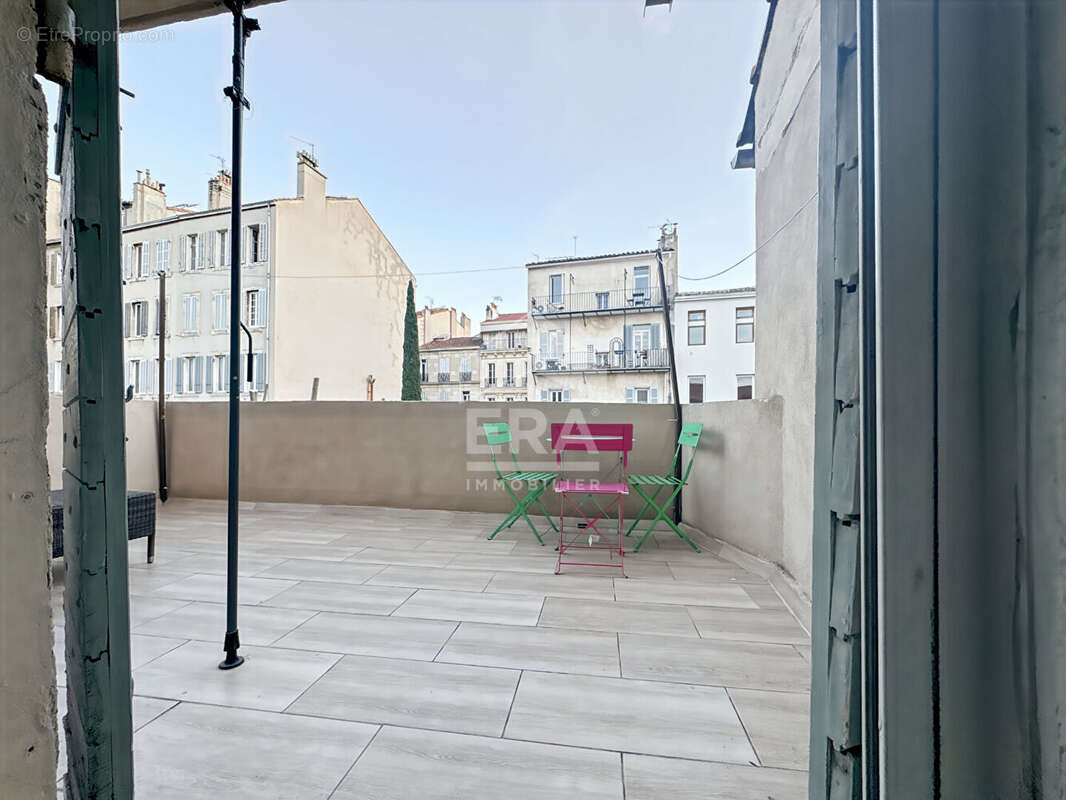 Appartement à MARSEILLE-4E