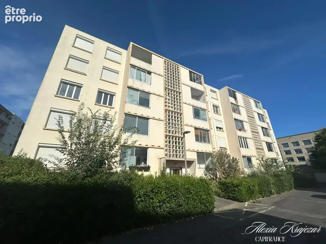 A VENDRE - Appartement T3 en résidence - 54m², 2 chambres - Loggia - Place de parking privative - Cave - BEZIERS, quartier le Ca - photo 1