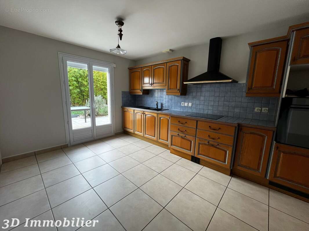 Maison 130 m² à Douvaine  - photo 8