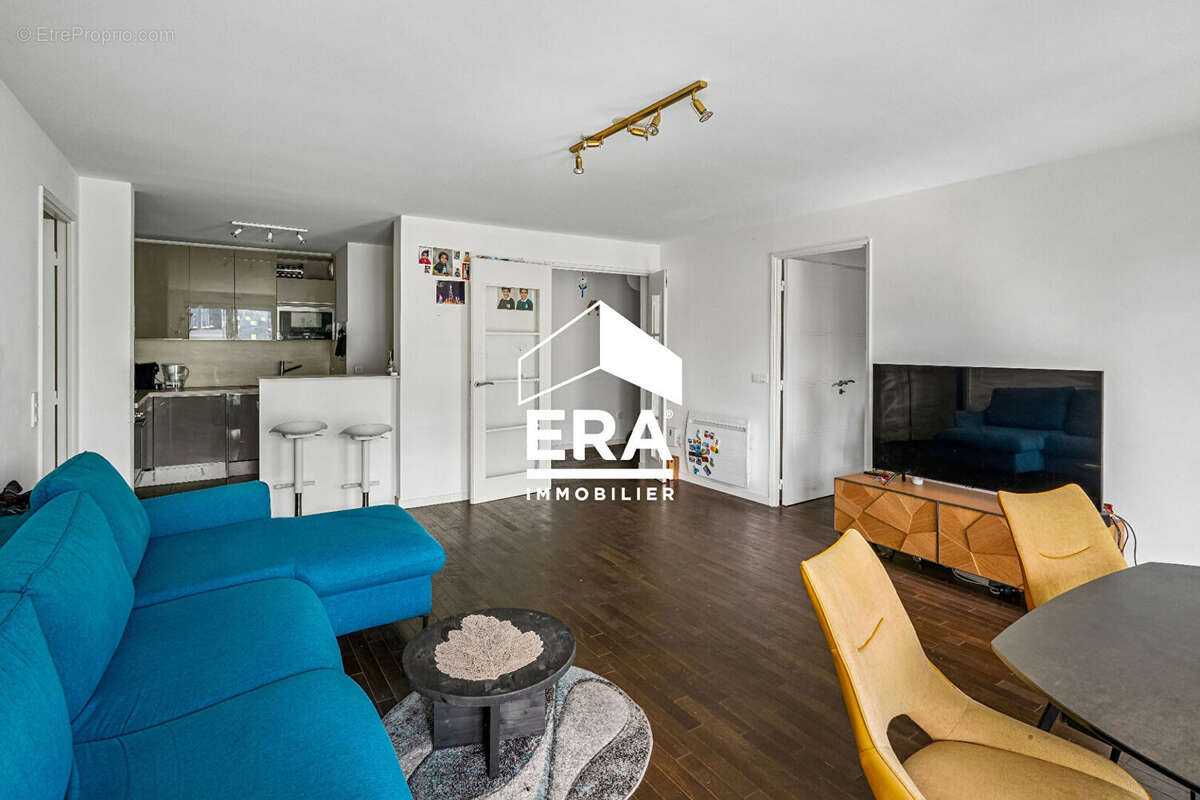 Appartement à COURBEVOIE