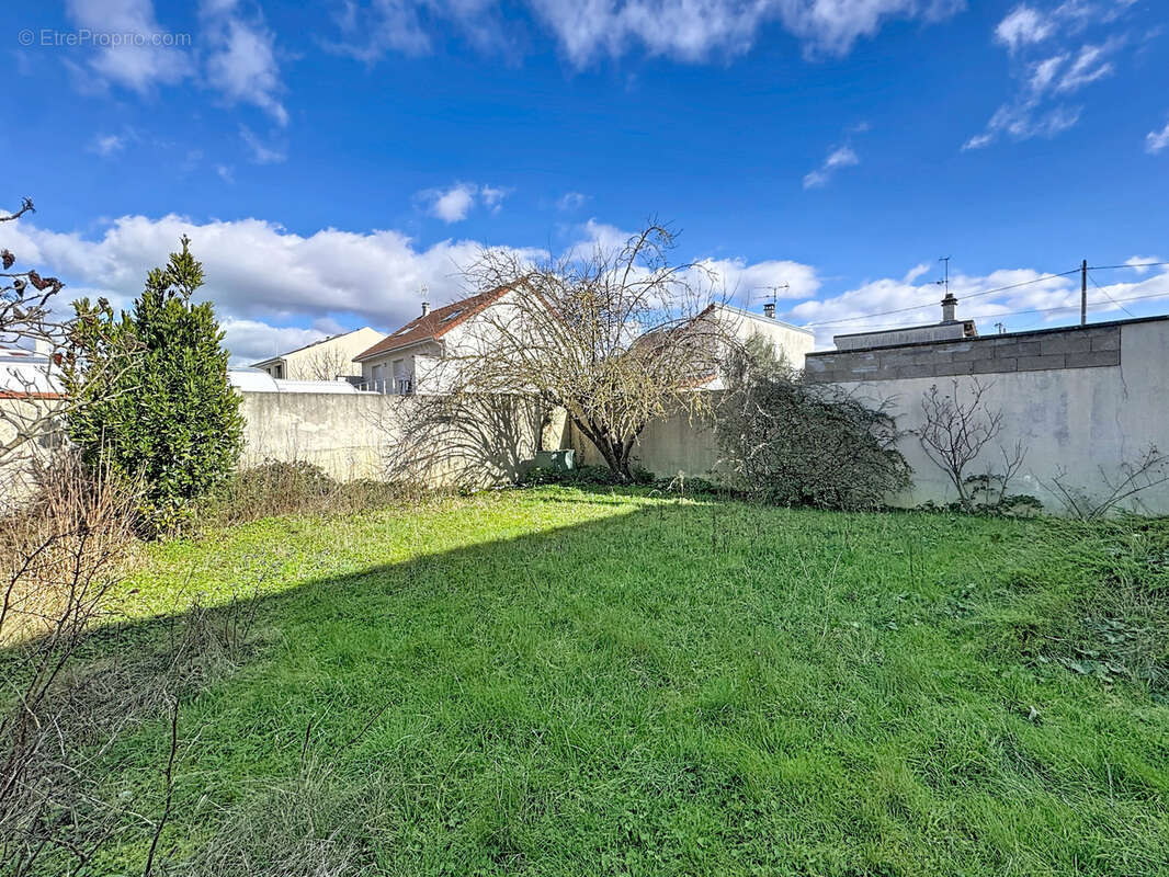 Maison à PARAY-VIEILLE-POSTE