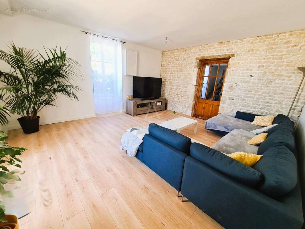 Belle demeure en pierre t 7 - photo 2