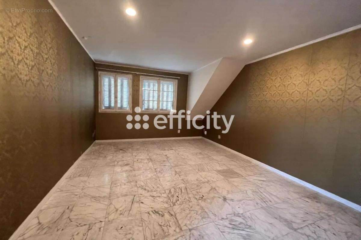 Maison à VILLETANEUSE