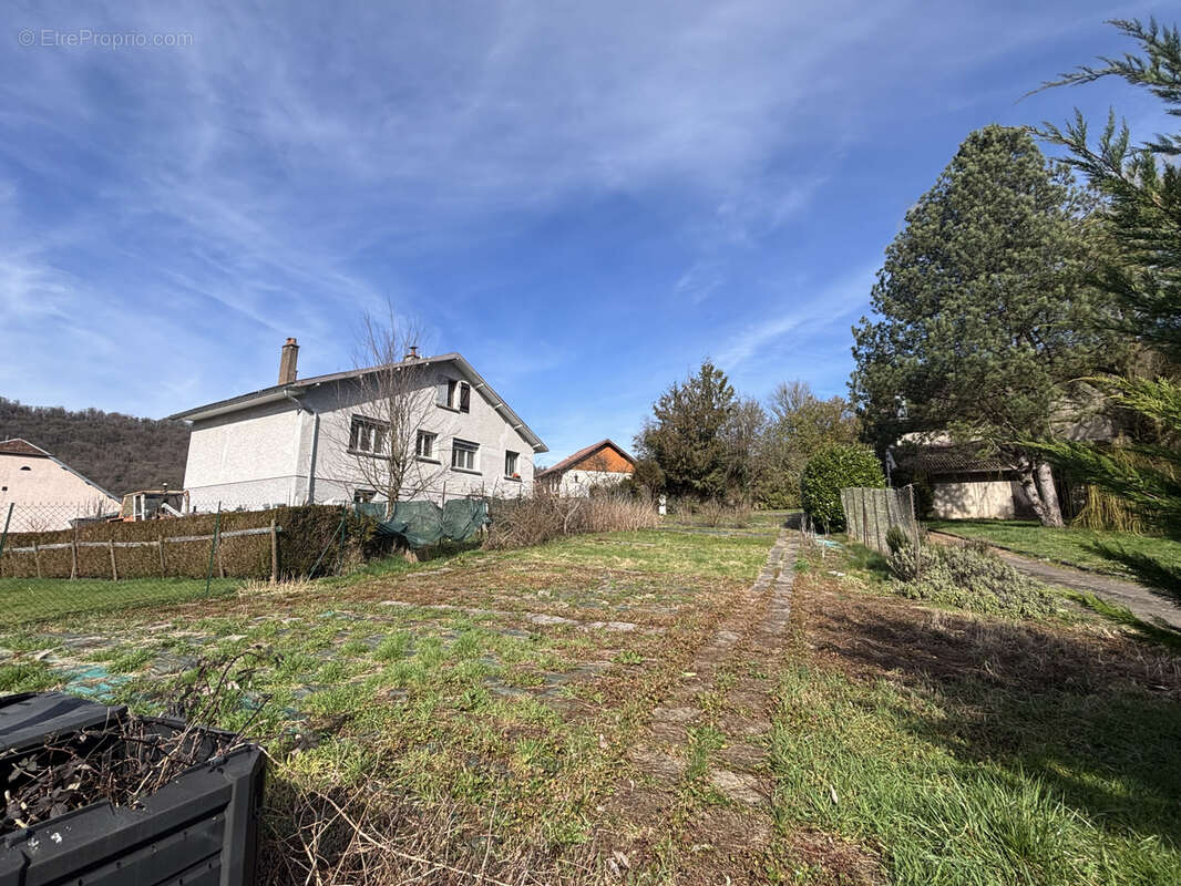 Appartement à HYEVRE-PAROISSE