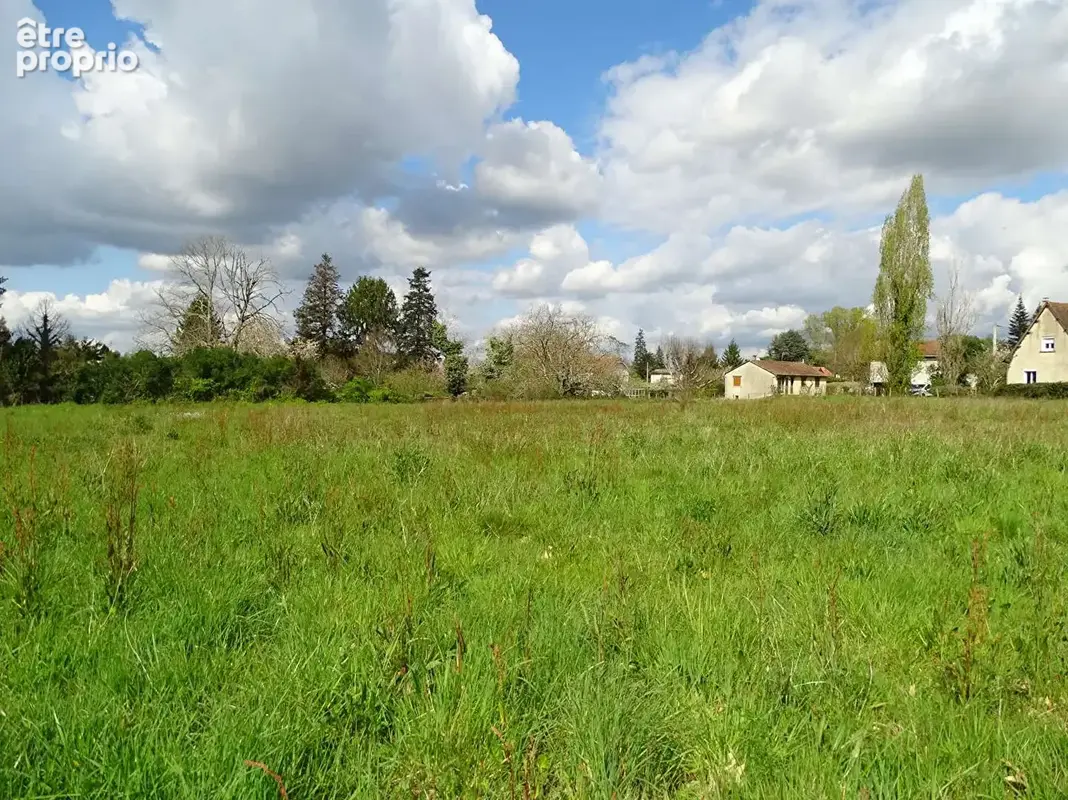 Terrain constructible  Mussidan 4779 m2 - photo 4