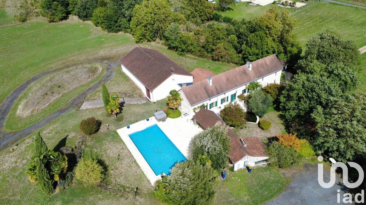 Photo 1 - Maison à THURE