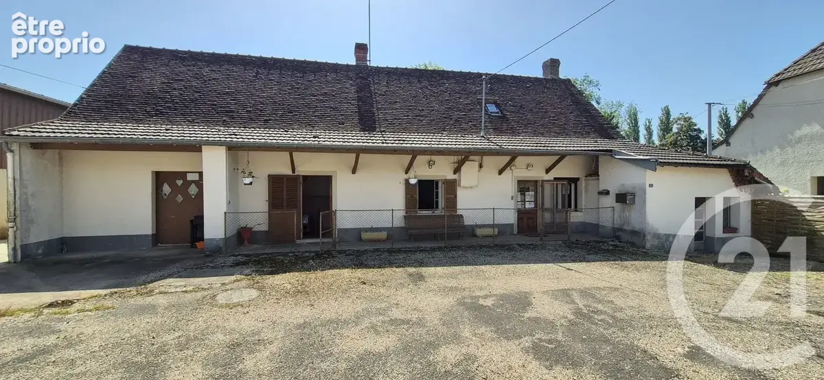 Maison 4 pièces 97 m² à vendre à Savigny-En-Revermont (71580) - photo 1