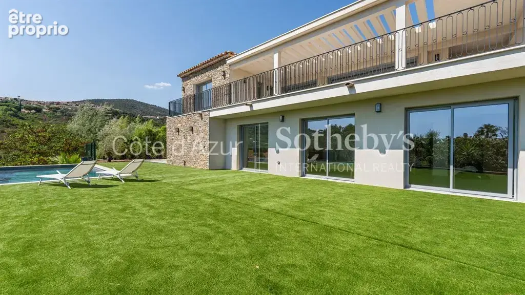 Les Issambres, villa provençale entièrement rénovée avec vue mer et piscine à débordement - photo 4
