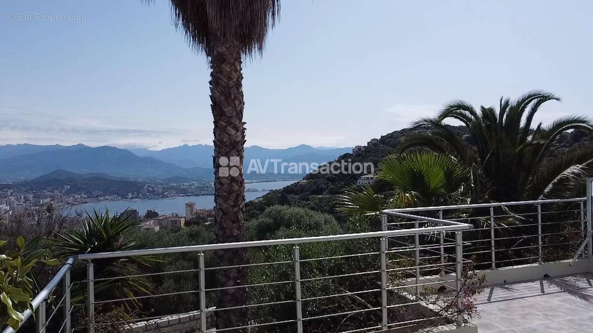Maison 120 m² à Ajaccio  - photo 3
