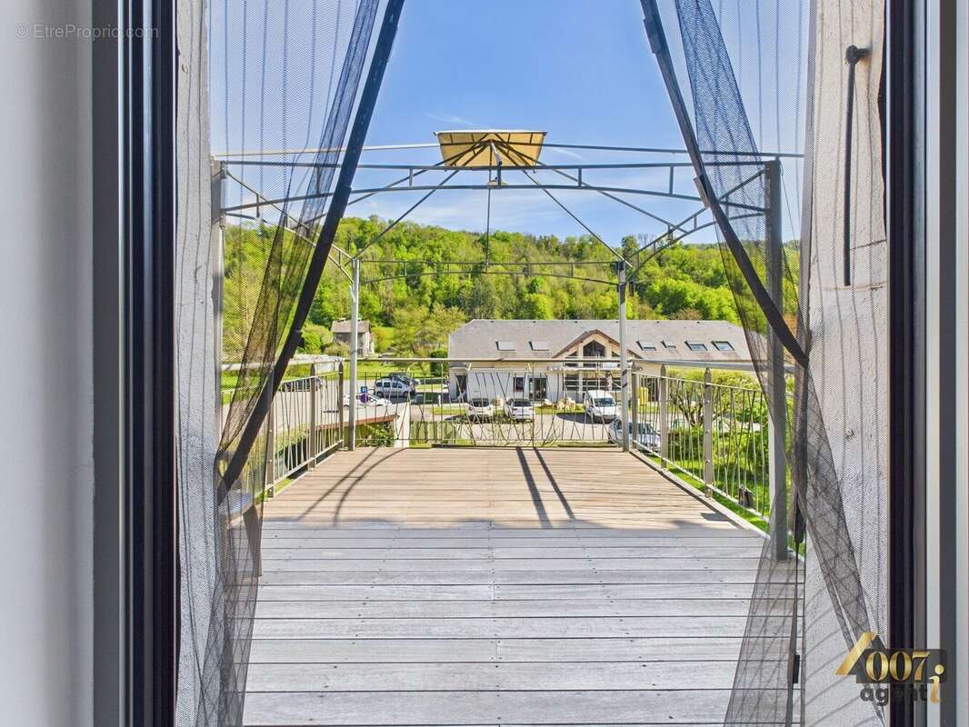 Maison à COISE-SAINT-JEAN-PIED-GAUTHIER