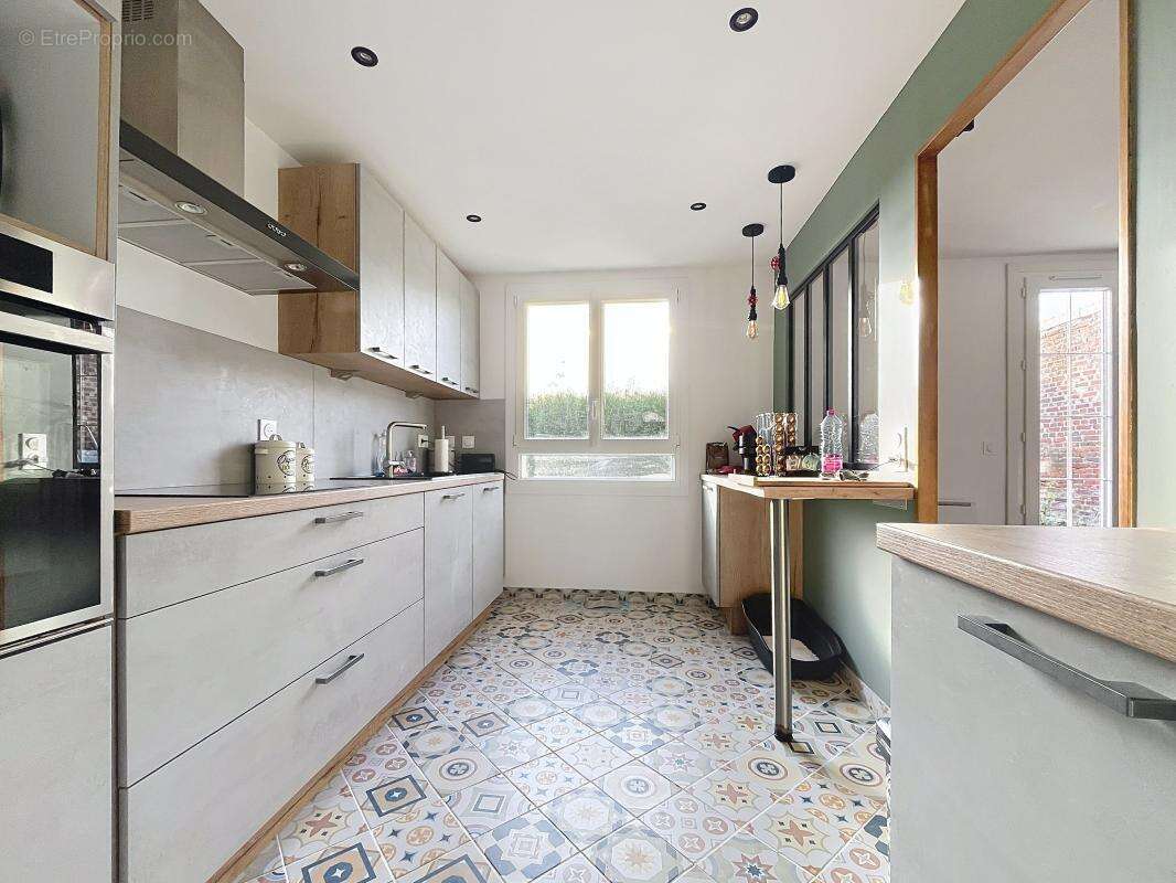 Maison à ROYE-SUR-MATZ