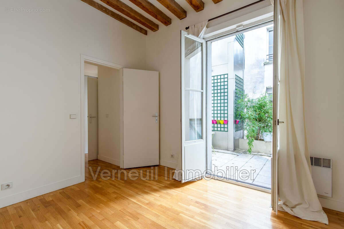 Appartement à PARIS-7E