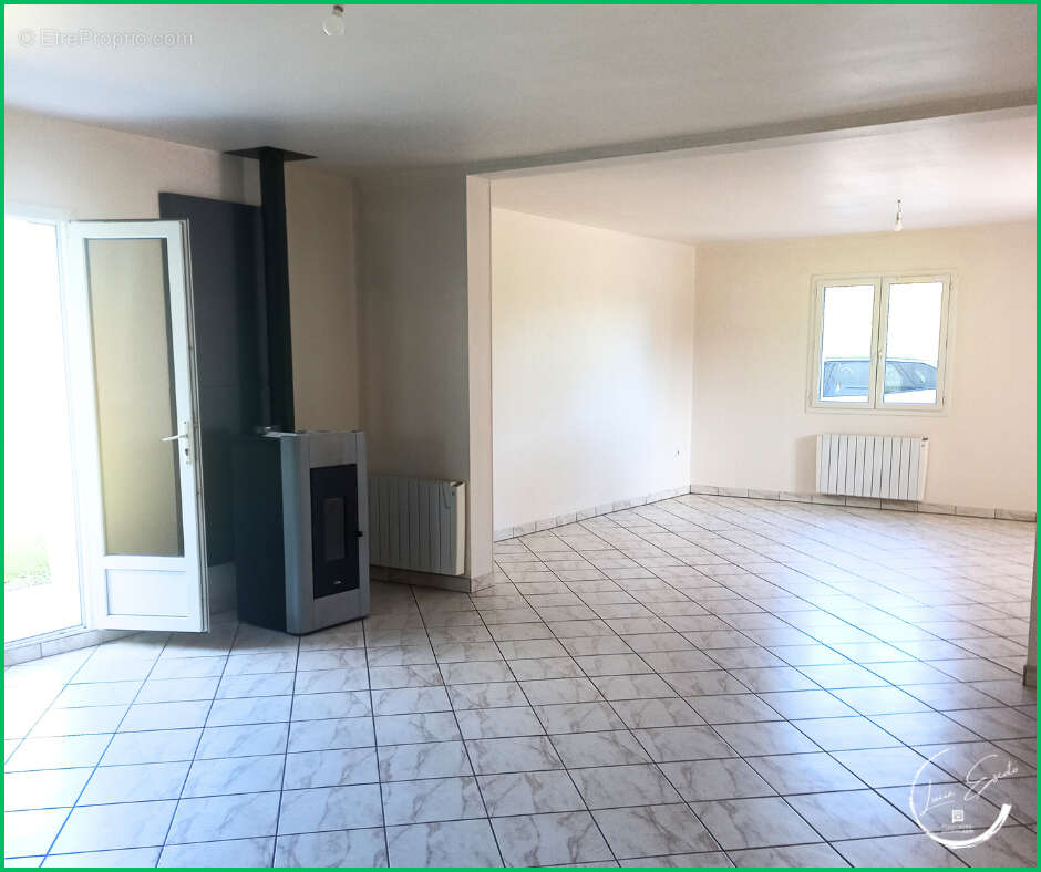 Maison à Feusines 4 pièce(s) 123 m2 - photo 3
