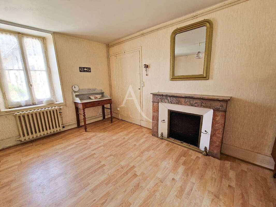 Maison à DOUE-LA-FONTAINE