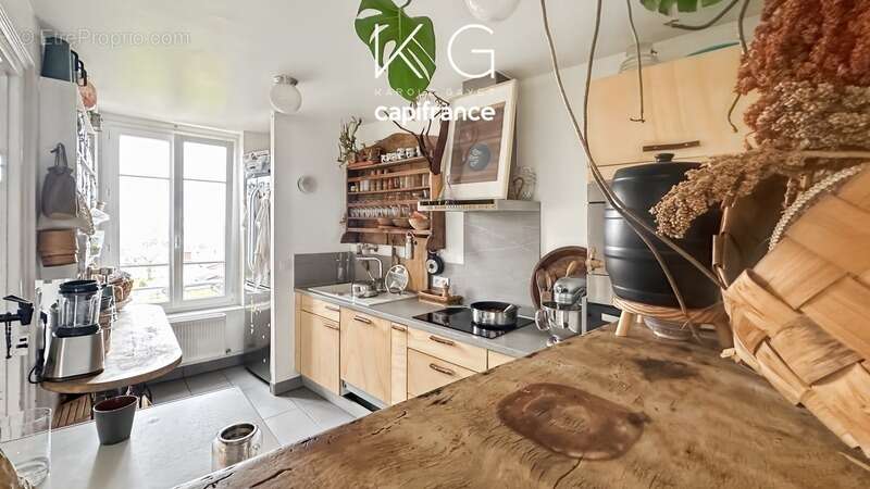 Maison à LA RIVIERE-SAINT-SAUVEUR