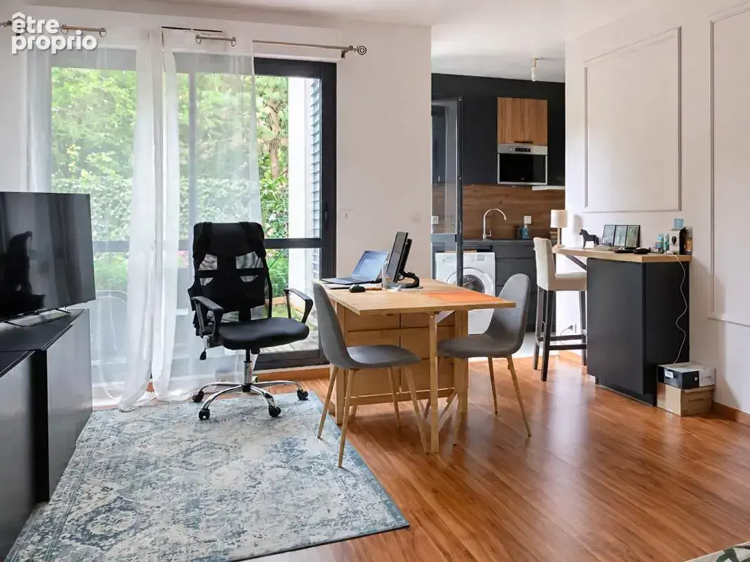 Soissons, F2 en rez-de-jardin avec terrasse et garage fermé - photo 2