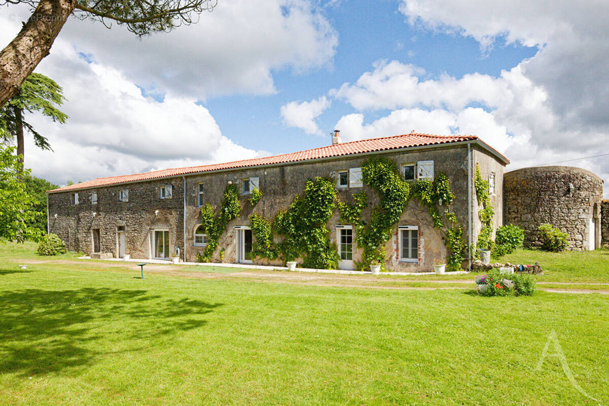 Maison à BEAUFOU