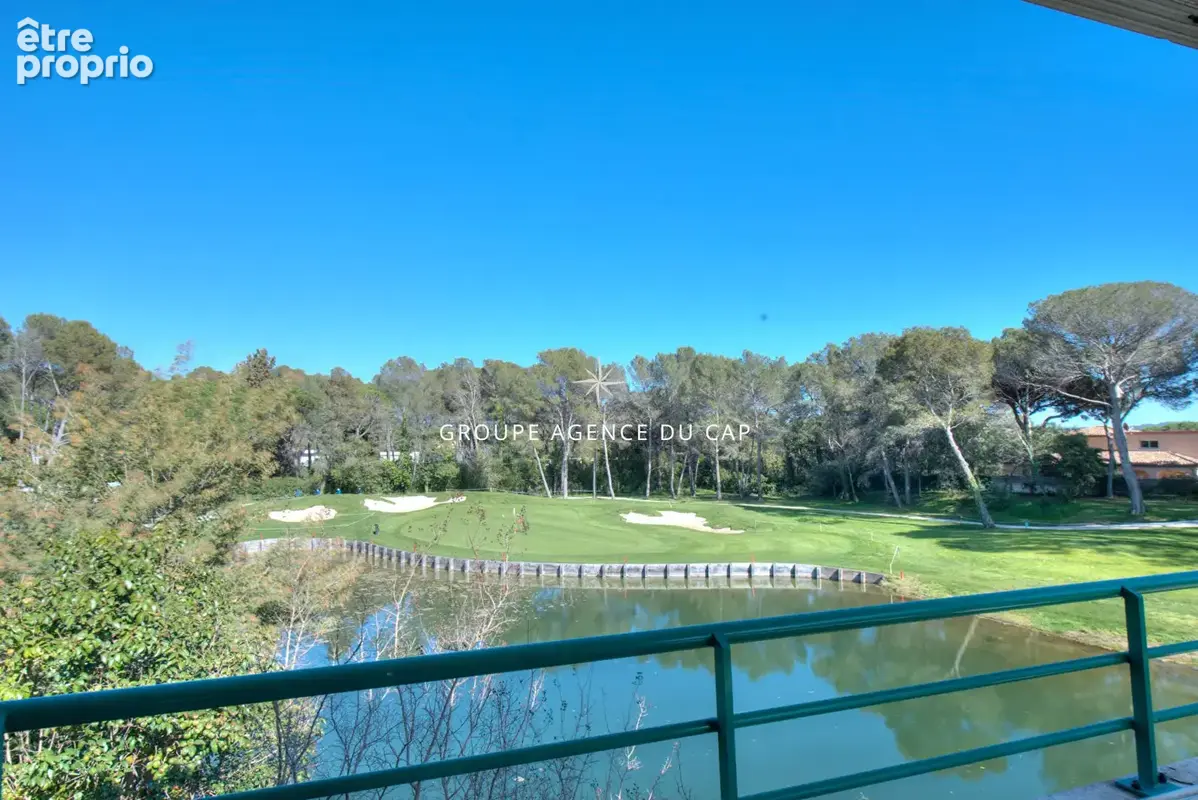Saint raphael les golfs appartement 4 pieces dernier etage avec garage - photo 17