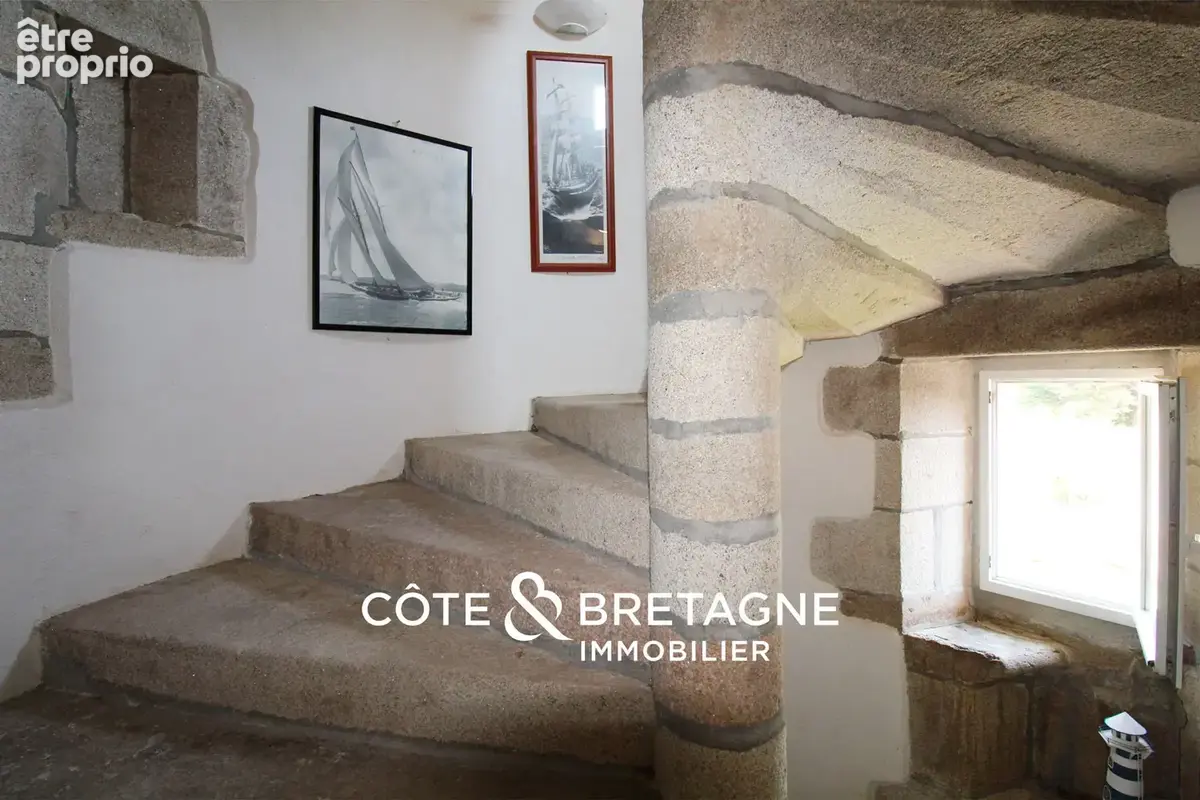 COTE & BRETAGNE IMMOBILIER VOUS PROPOSE : Manoir du XVe siècle inscrit MH à Tréguier   360 m2, 4 chambres, par - photo 7